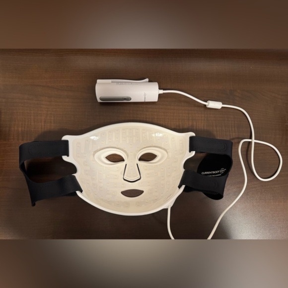 CurrentBody Skin Red Light Therapy Mask (Series 2) - Picture 6 of 12